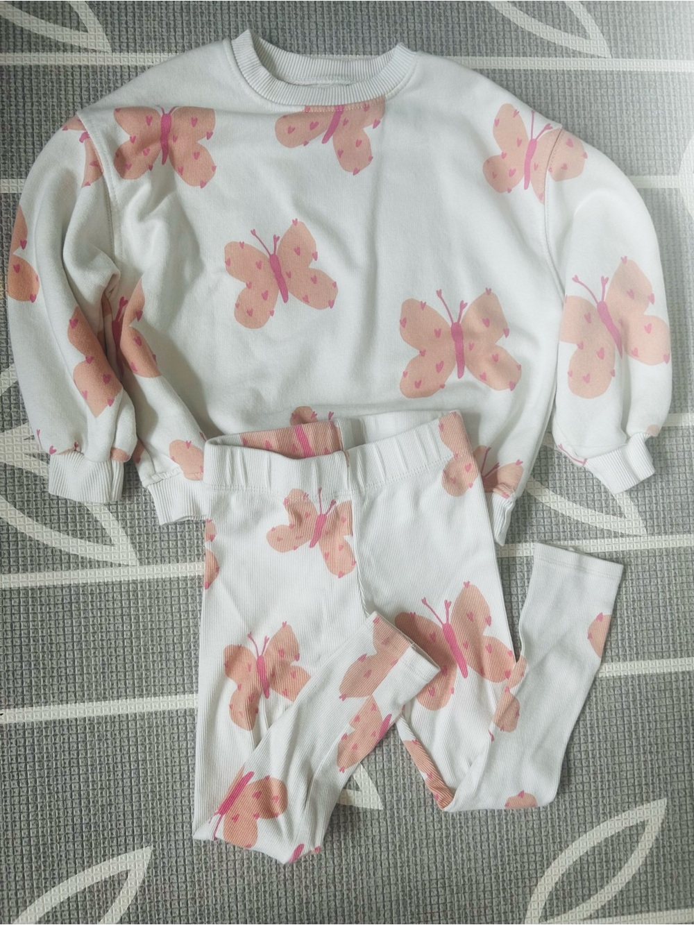 Zara White Pajama Set with Pink Butterfly Print